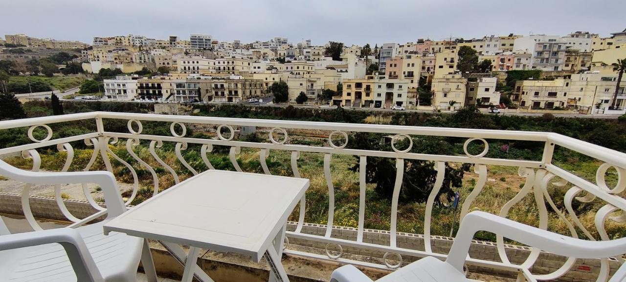 Villa Arjuza - Private Self Catering Bedrooms With Bathroom Is-Swieqi Exterior foto